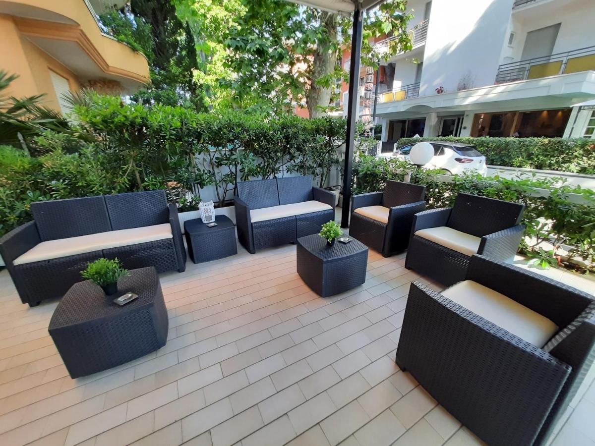Hotel Barbiani Riccione Buitenkant foto