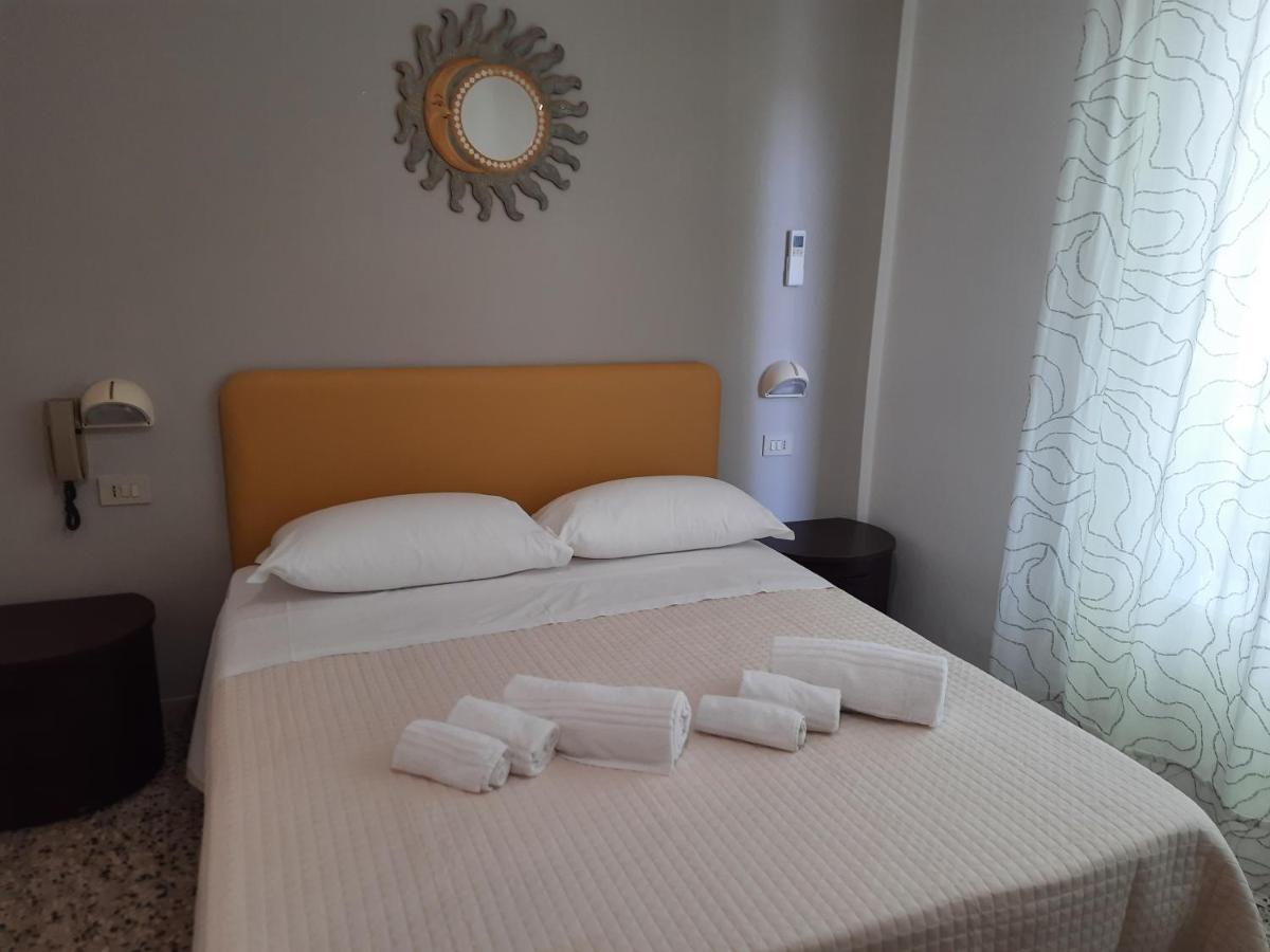 Hotel Barbiani Riccione Buitenkant foto