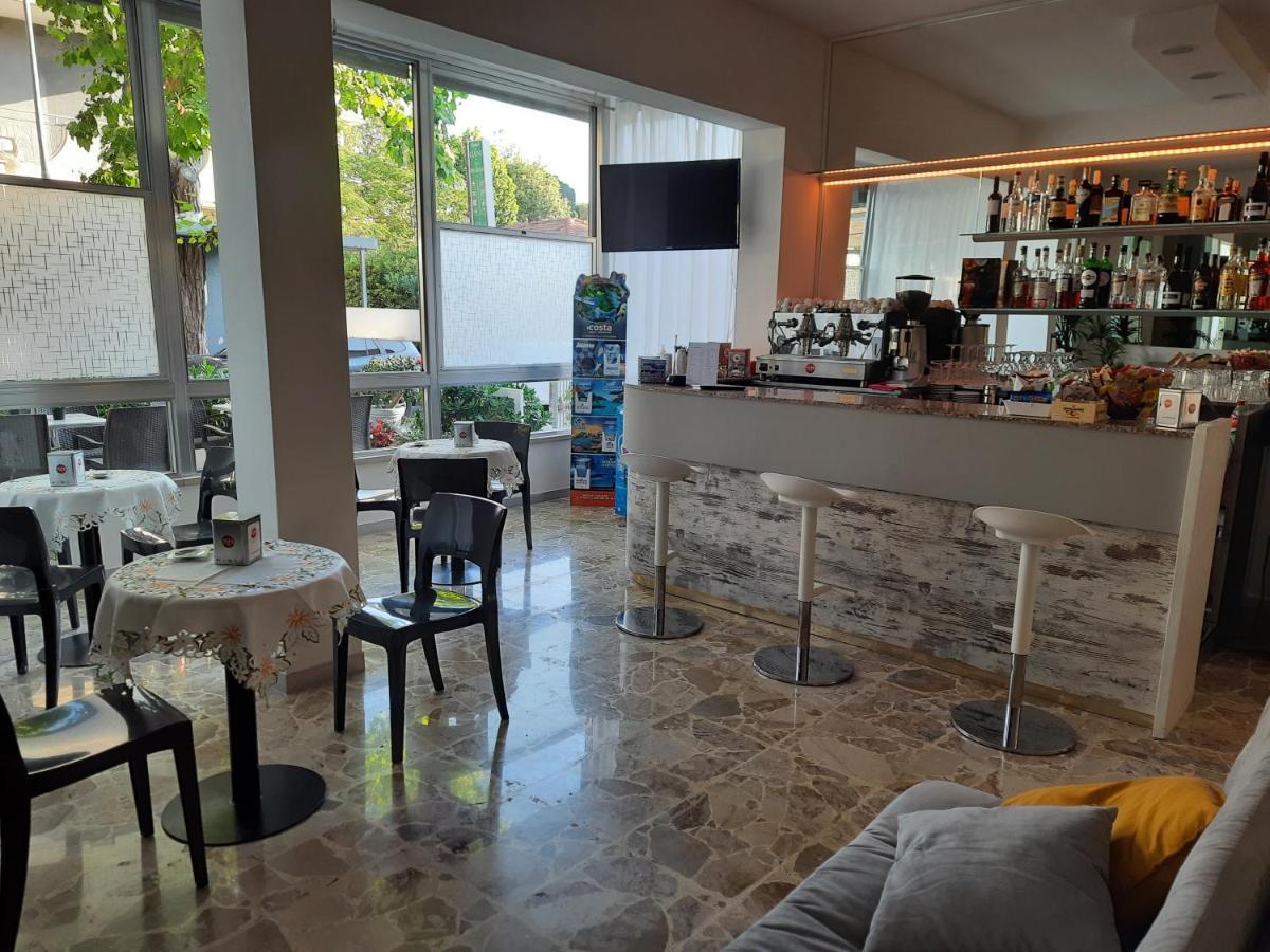 Hotel Barbiani Riccione Buitenkant foto