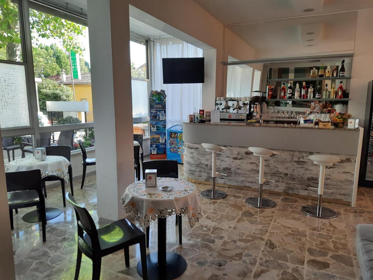 Hotel Barbiani Riccione Buitenkant foto