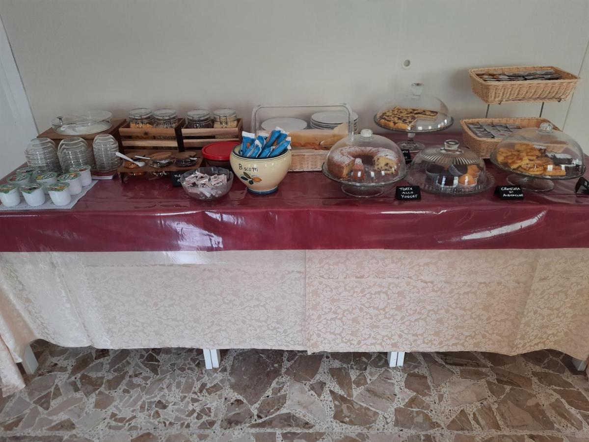 Hotel Barbiani Riccione Buitenkant foto