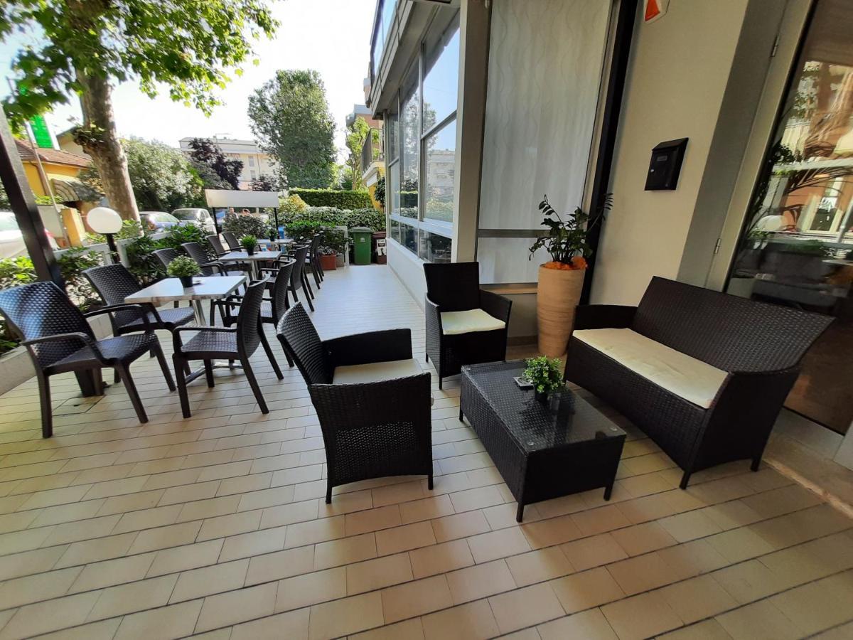 Hotel Barbiani Riccione Buitenkant foto