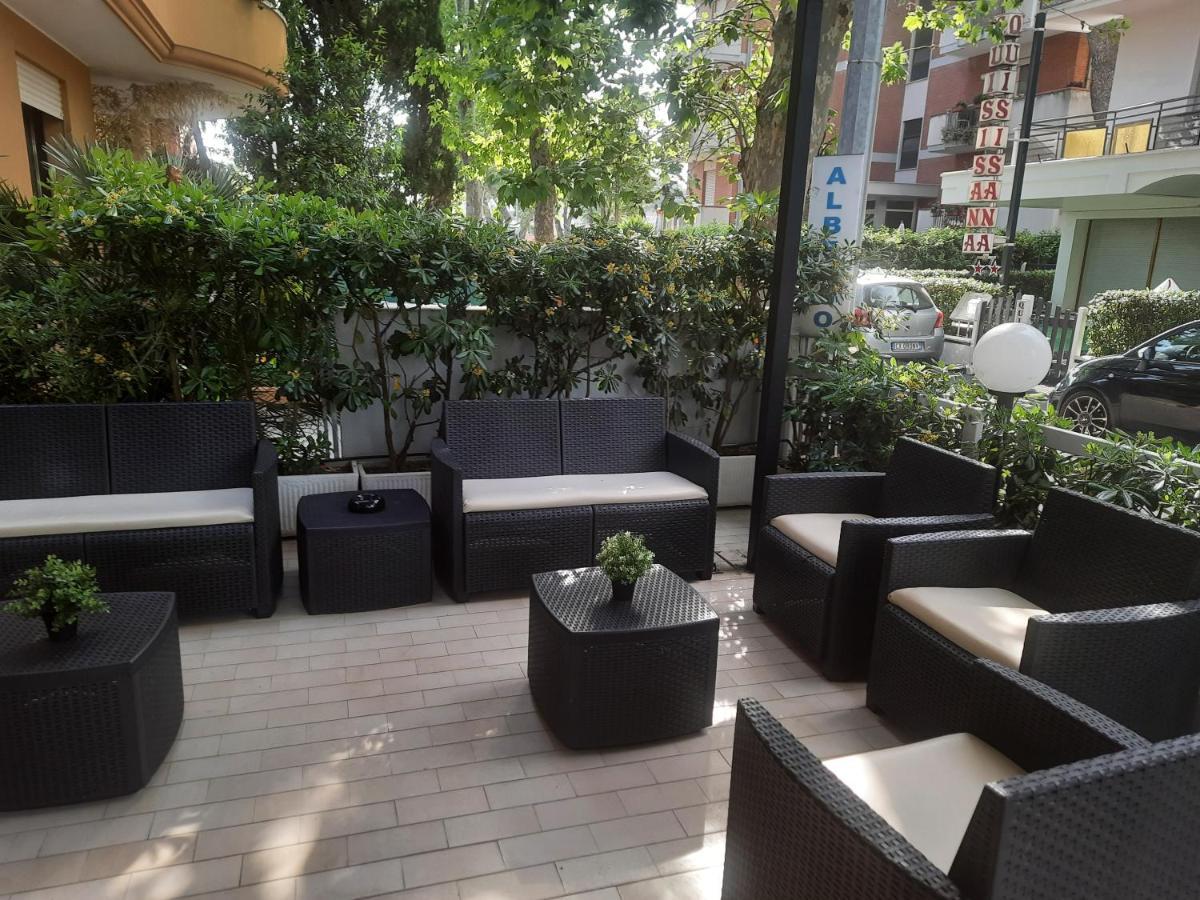 Hotel Barbiani Riccione Buitenkant foto