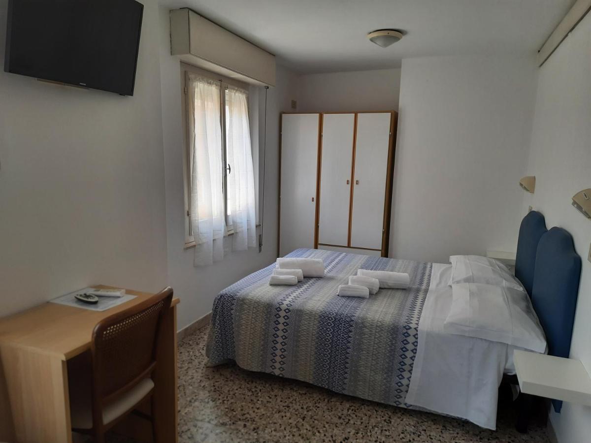 Hotel Barbiani Riccione Buitenkant foto