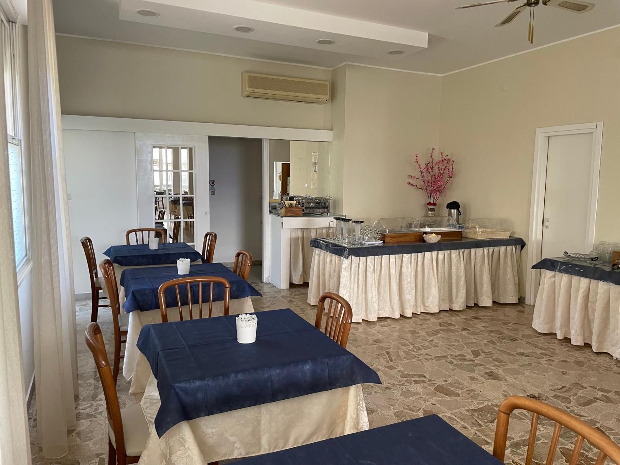 Hotel Barbiani Riccione Buitenkant foto